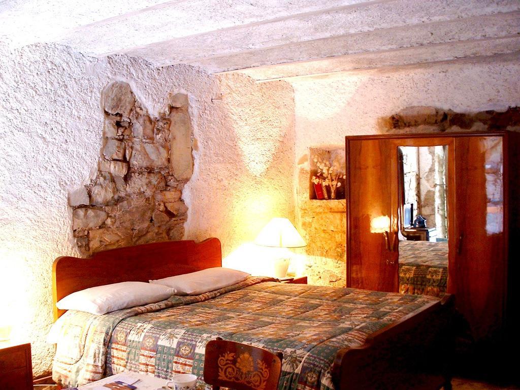 Medieval Village B&B Ne Стая снимка